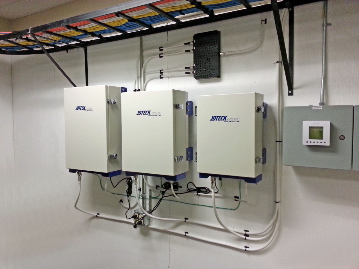 JDTECK's field techs deliver high quality cable management. Shown here are the 700, 819 and AWS frequency repeaters combined at a government facility.